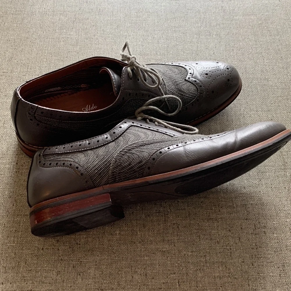 Ferro Aldo Mens Classic Wingtip in size 10/Brogue Design W/ Contrasting Textures